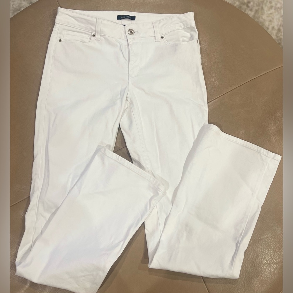 Super Cute Great Fitting White Skinny Flare Jeans